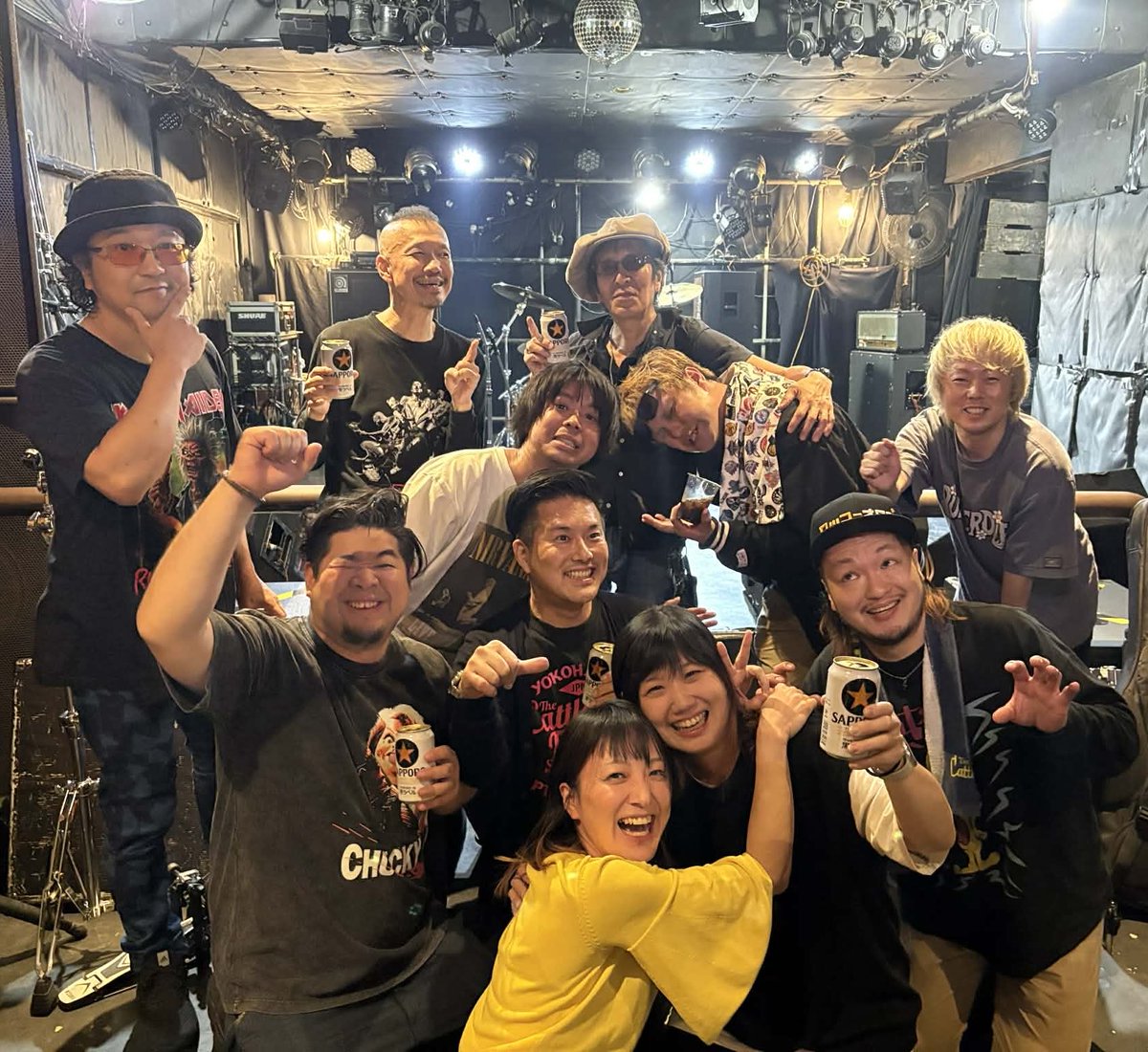 igakimugen's tweet photo. 昨夜はススムちゃんと、のぶさんの無限放送47でお祝いしてきました！吉田ちゃん誕生日！めいちゃんとLITTLE WONDERSのレコ発！めでたい事だらけ！イカフリも久しぶり！ダニー、リュウジ君も来てくれた！
1ヶ月ぶりのバンド！バンドは楽しいなあ！ロマンだ！Show Boat、観てくれた皆様ありがとうござい https://t.co/cqrQWBCB9d