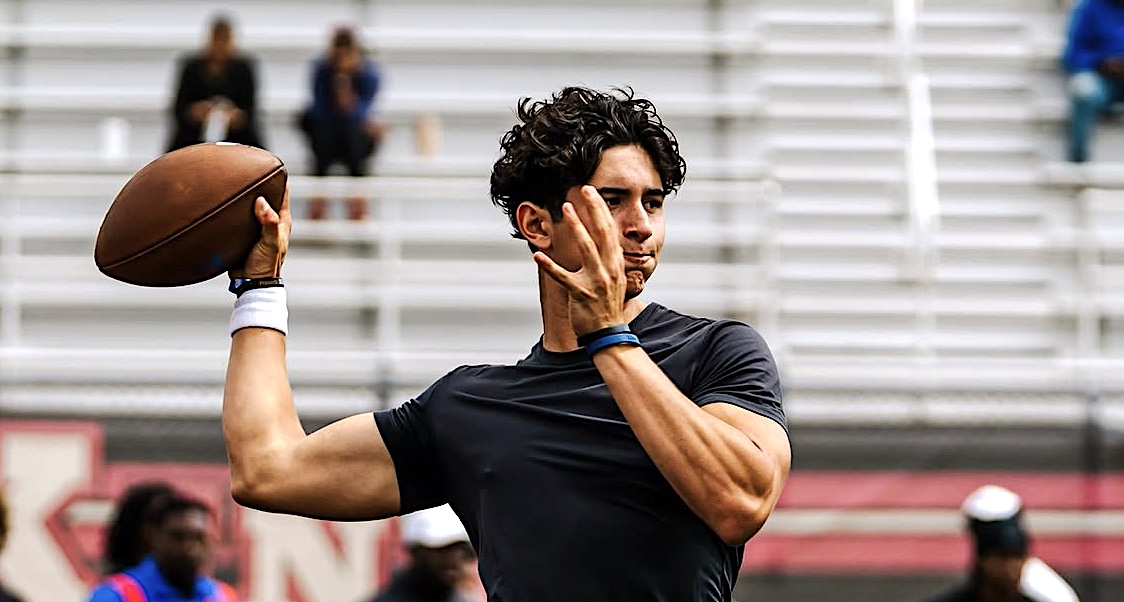 GregBiggins's tweet photo. Fast rising Rancho Santa Margarita (Calif.) Santa Margarita QB Matthew Smith has seen his recruitment rise quickly this Spring and he'll take official visit No. 1 this weekend to SEC country

"I'm very excited to visit, meet the coaches and talk football."

Intel: https://t.co/PvOgRrzDsJ