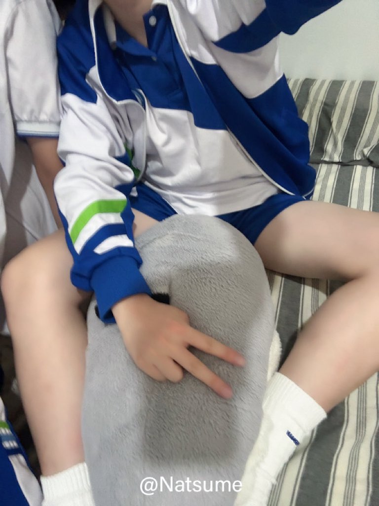 Natsume106's tweet photo. 哥哥，你实话告诉我，你到底喜欢男高还是男大，你要是喜欢男高，我这周就不去高考了 https://t.co/sMJAYgQWm2