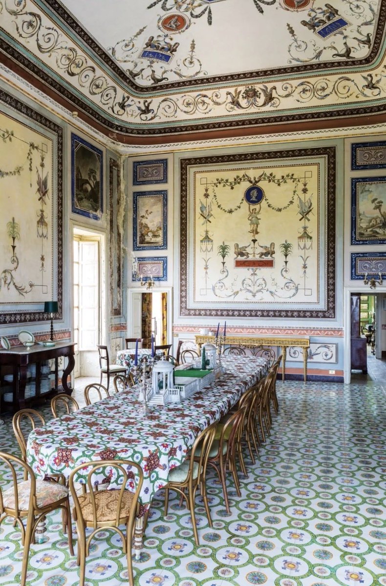 JuneLeighton3's tweet photo. La villa Valguarnera, en Sicile, où se dérouleront les festivités du mariage de Dua Lipa et Callum Turner ❤️ (détails) https://t.co/F3XDXve2Gj