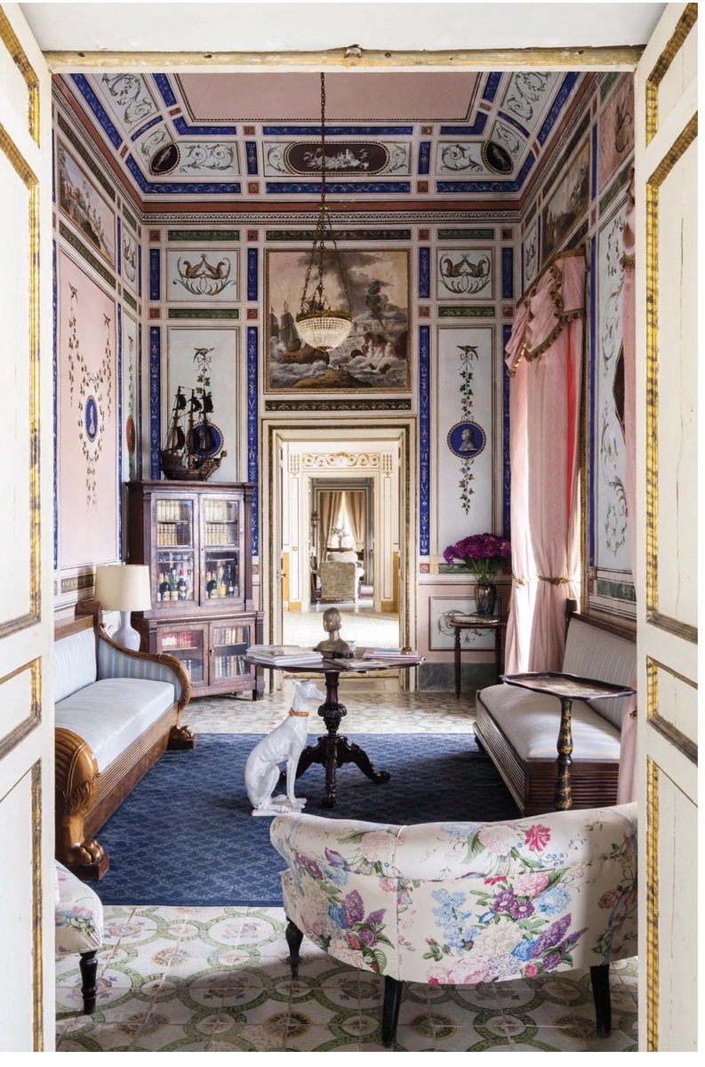 JuneLeighton3's tweet photo. La villa Valguarnera, en Sicile, où se dérouleront les festivités du mariage de Dua Lipa et Callum Turner ❤️ (détails) https://t.co/F3XDXve2Gj