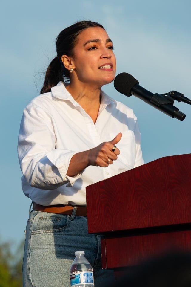 perlinaino's tweet photo. 🚨 POLL: If Alexandria Ocasio-Cortez were in a top national leadership role during a major crisis, would you trust her judgment and decision-making?

Yes
No https://t.co/mbrh8erMGl