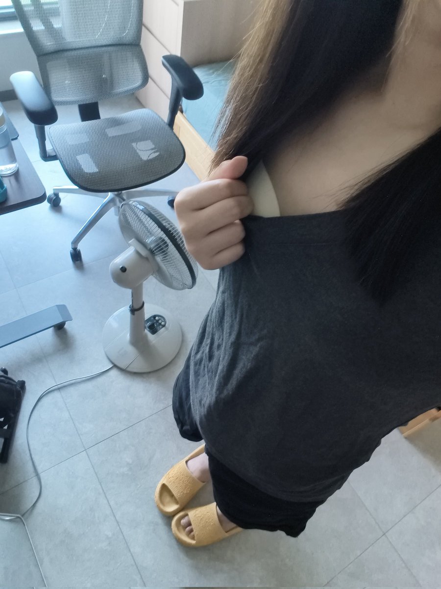 Dust1364's tweet photo. 展示ootd和内搭（ https://t.co/cJ2Y0jBaHf