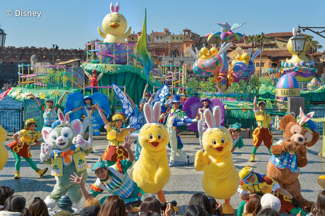 dfan_official's tweet photo. #ディズニーファン6月号増刊 では、#東京ディズニーシー で開催されてきた数々のショーを８ページにわたってたっぷり紹介しているよ🌏🌋
各ショーのテーマや見どころについてなども必見👀✨
6月号増刊で、特別感あふれるショーの軌跡とともに25年分の思い出を振り返ろう📸 https://t.co/drJ78MCksW