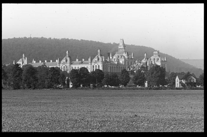 oldworldex's tweet photo. The Elmira Reformatory in Elmira, New York, was said to have been completed in 1876 after being constructed by prisoners.  A major renovation in 1930 dramatically altered it's appearance, but it still stands. https://t.co/pfworJyJDv