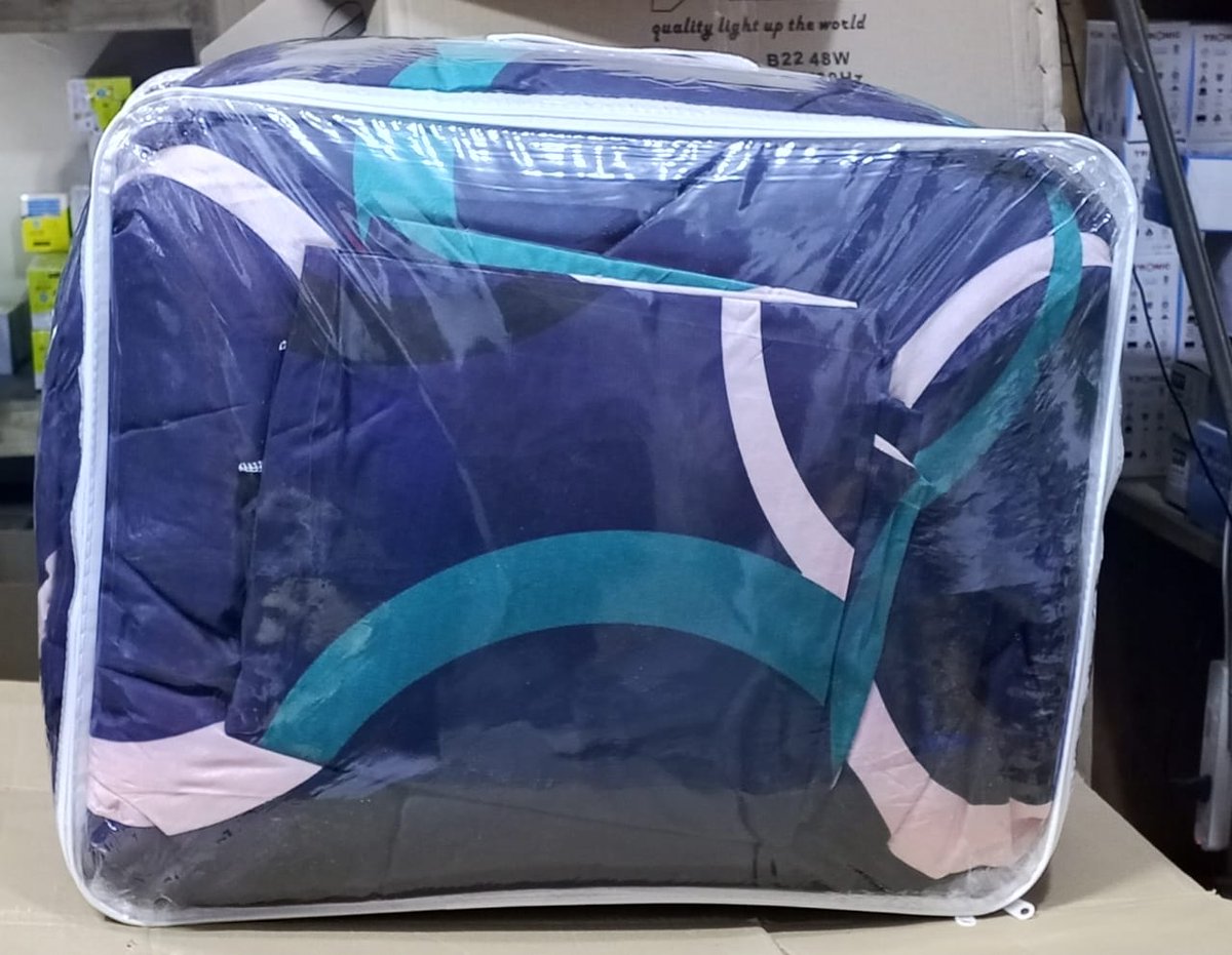 bhai__store's tweet photo. NAOMBA REPOST YAKO 
Duvet quality material nzito 
Duvet 1
Shuka 1
Foronya 2
Size : 6/7
Bei : 30,000
WhatsApp &amp;  Calls
0620411480 https://t.co/gvjVUWwkVL