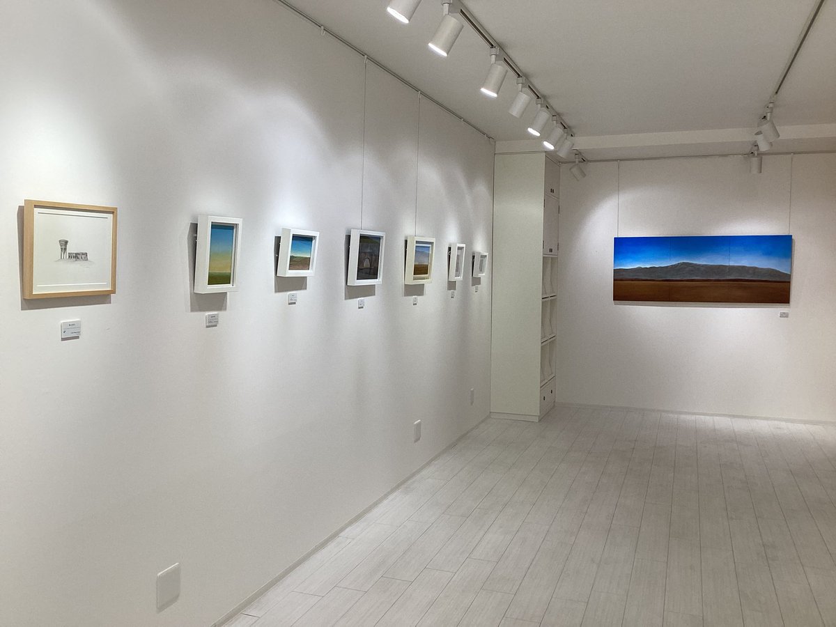 Gallery_Esse's tweet photo. 【苛原治展〜石狩炭田の風景〜】本日初日@ミニギャラリー
6月5日(金)〜7月10日(金)
火曜〜土曜　12:00〜17:00(金曜のみ19:00まで)
日・月・祝は休館、6/13(土)・7/4(土)は休館

本日は夜間開館19:00まで、苛原さん在廊中です
ぜひご覧ください

入場無料
札幌市北区北9条西3丁目9-1ル•ノール北9条1階 https://t.co/ewOLzU6r7I