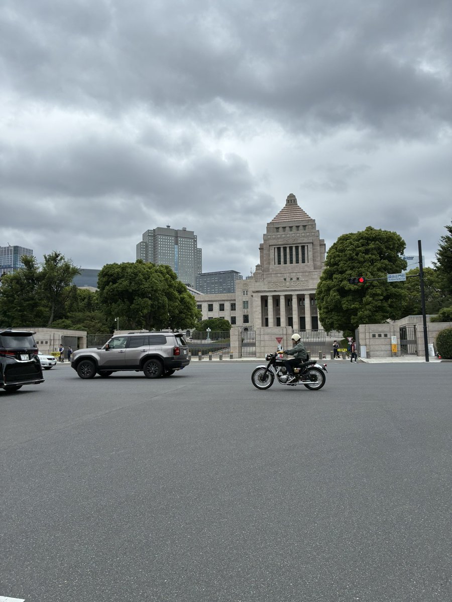 居場所の片隅にいるひと。 tweet media