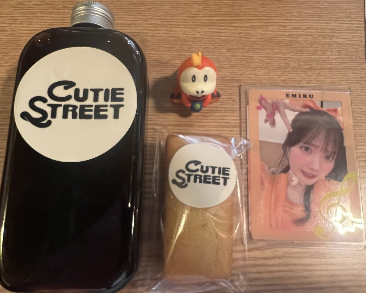 ohmydabnote's tweet photo. コーヒーとパンも無事に受け取りました！ ありがとうございます、美味しくいただきます！ コールガイドも受け取ったので、一生懸命頑張ります！ 一緒に頑張りましょう🍊
 #えみるがみるの https://t.co/IxprKdQFB5