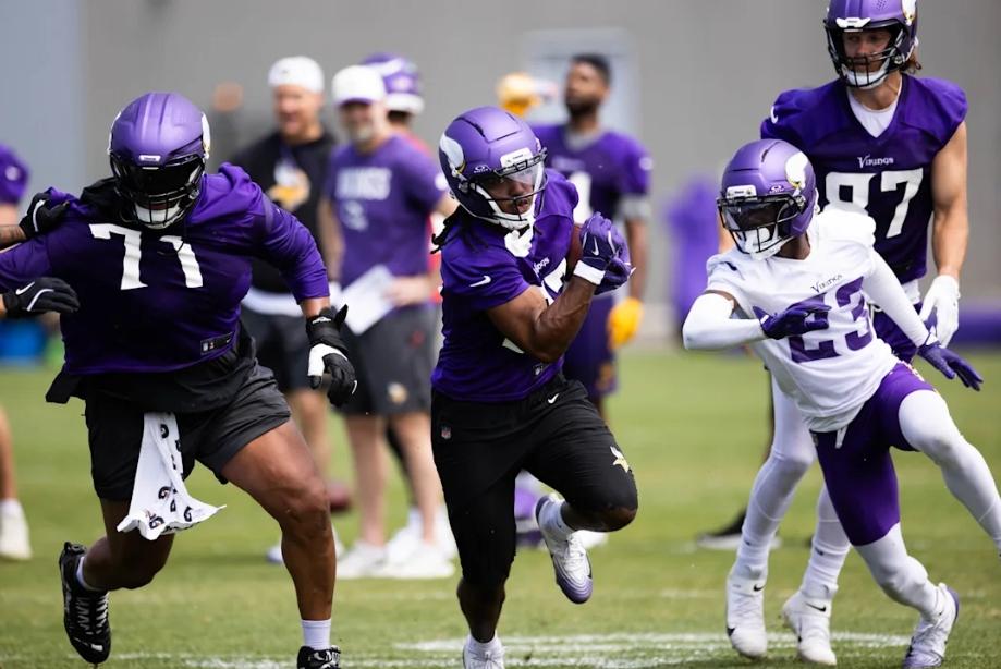 foot_predict's tweet photo. Vikings QB job still up for grabs at OTAs

OTA notes confirm a real QB competition and moving parts in scheme/rotations. Unsettled QB plus new installs usually means a slow early offense—lean under on early Vikings totals and avoid laying points until the starter’s locked in. https://t.co/hJdP95Gc5w
