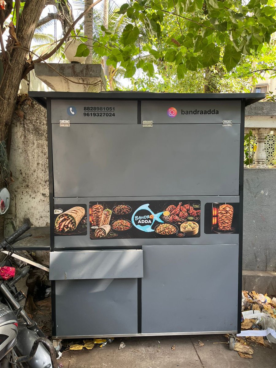 JyothiN80124205's tweet photo. This eatery has come up overnight adjoining the wall at Dhavalganga, 1 Carter Road, Bandra west. Who gives these people licenses? @mybmcWardHW @mybmc @AshwiniBhide @BandraPS @MumbaiPolice @CPMumbaiPolice @Asif_Zakaria @ShelarAshish @CommunityBandra @bandrabuzz @bandrainfo https://t.co/VDkFPkFsrW