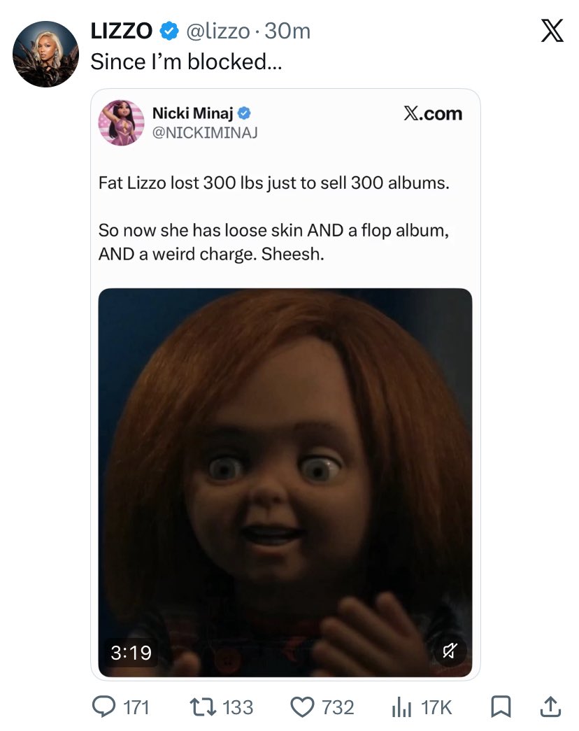marnixample's tweet photo. she wants Nicki’s attention soo bad. https://t.co/Ad94Eqfyb5