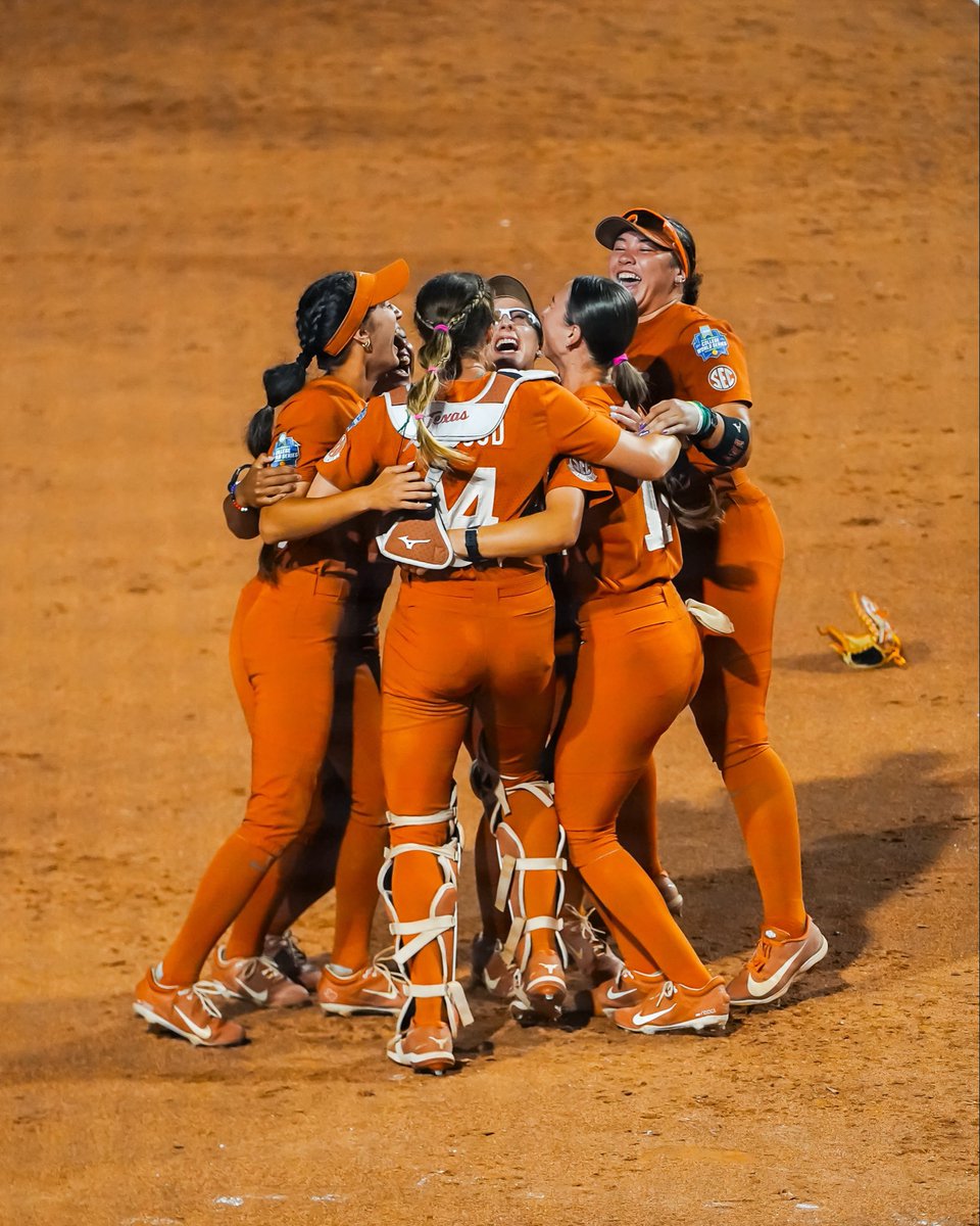 hookemhotties's tweet photo. If I send you this photo, it means we’re celebrating tonight. #Hookem https://t.co/arHhW4c9m8