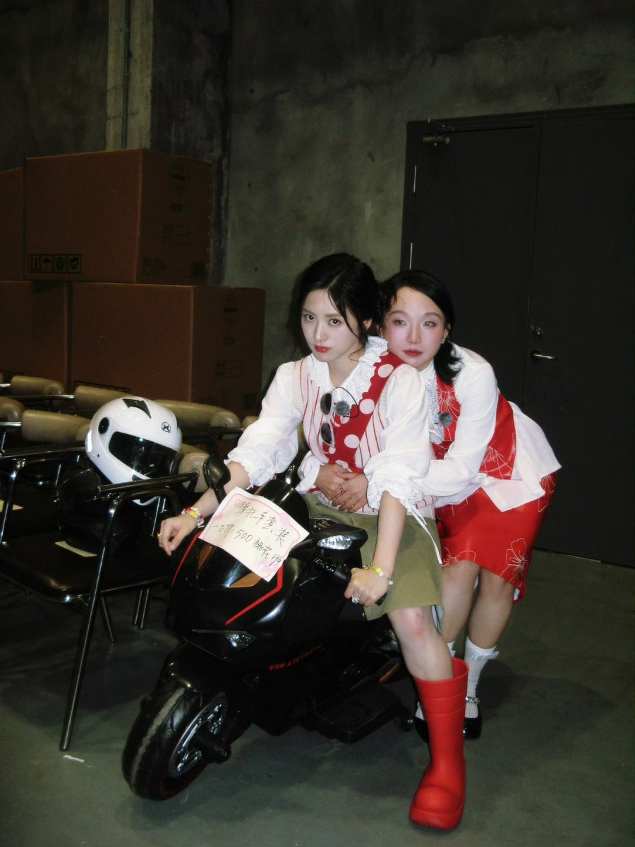 shenyue_227's tweet photo. 260605 심월 웨이보 업뎃🏍️

이거 충칭 중티 바이크 그거 따라한건가봐ㅋㅋㅋㅋㅋㅋㅋㅋ

#심월 #Shenyue #沈月 https://t.co/WZJ5Yg0kqR