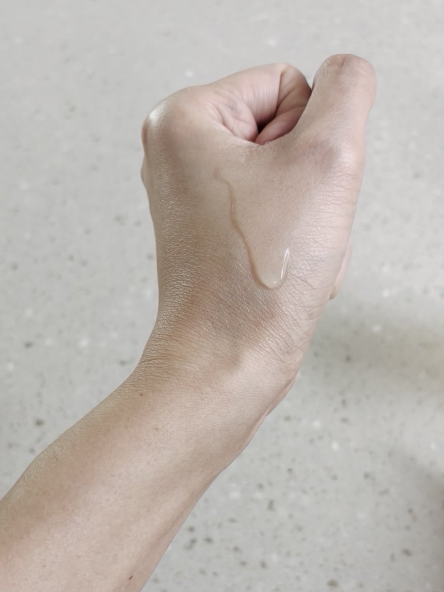 fyj_mama's tweet photo. ONUL31「フコイダンサテンエッセンストナー」

サラッとしたテクスチャーなのに、エッセンスみたいなうるおい感♡

乾燥肌なので保湿感は欲しいけど、重たい使用感は苦手…という今の季節にぴったりでした🌿

大容量で惜しみなく使えるのも◎

#ONUL31 #フコイダンサテンエッセンストナー #赤ら顔 #pr https://t.co/QLj8hyUBKr