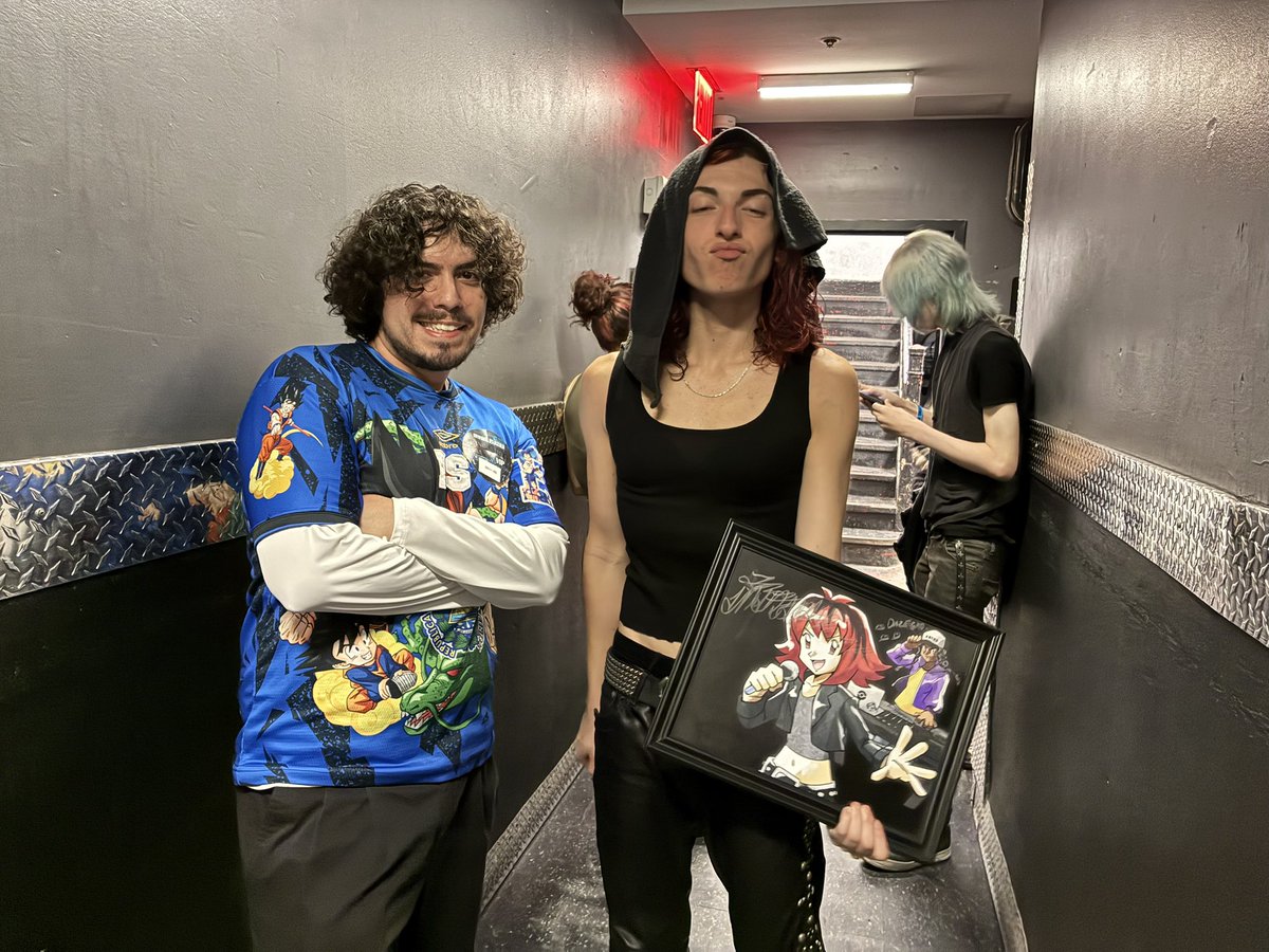 tippity's tweet photo. incredible show got to see my GOATS again love love love @janeremover @dazegxd1k https://t.co/CatyTjbrGZ
