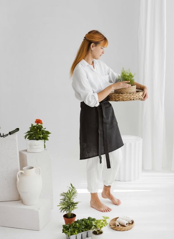 Thing_Stories's tweet photo. The perfect companion for the growing season.🌞

Why choose a linen gardening apron? 
🌿Breathable natural fibers for warm days
🌿Spacious pockets for tools, seeds &amp; fresh herbs
🌿Highly durable texture that softens with every wash

#CalmMind #Linen #SustainablePeace https://t.co/C7gvoHL6rT