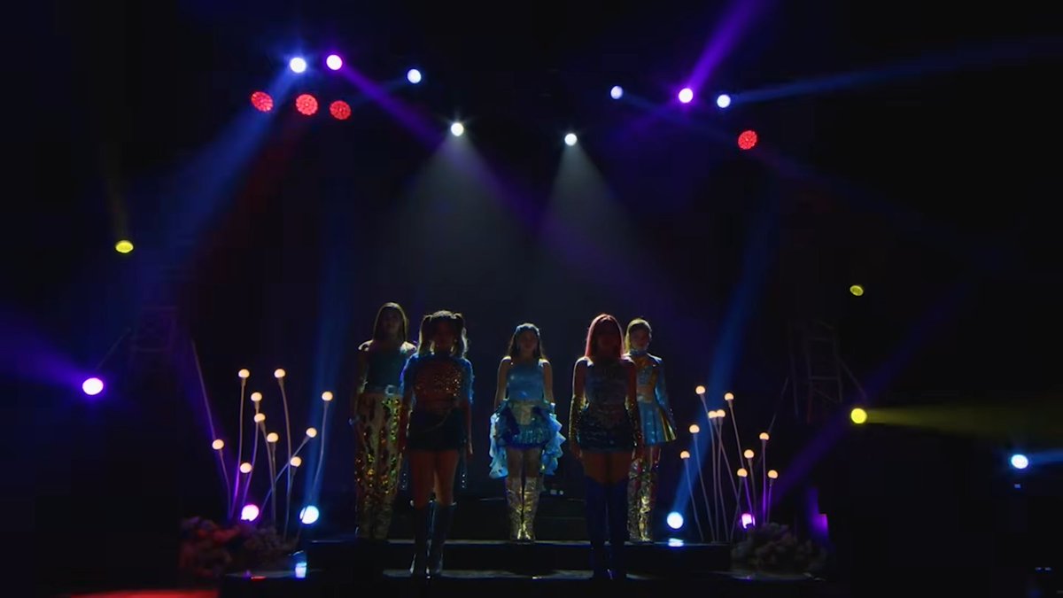 stanshinedizon's tweet photo. the way it's not yet the finale and we don't even know if we're already halfway through the series but they're pouring this level of effort into the production???

born to shine is that bitch! https://t.co/U73lv74qVD