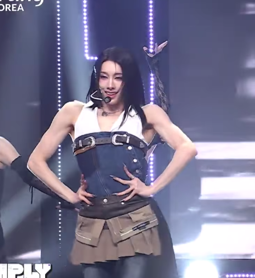 ruislay's tweet photo. imma be era rui's evolution into a confident queen 🥹 https://t.co/UUHR7sz7di