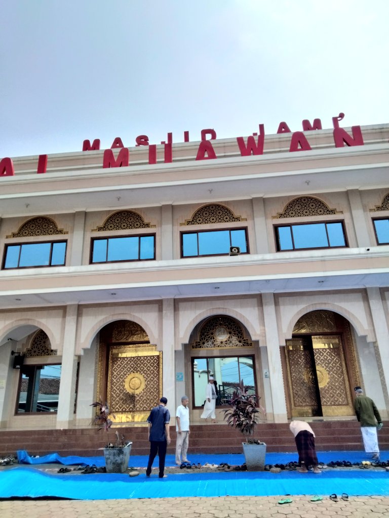 ochidaad's tweet photo. Jangan lupa jum'atan 🕌 https://t.co/1TBI6EqrBB