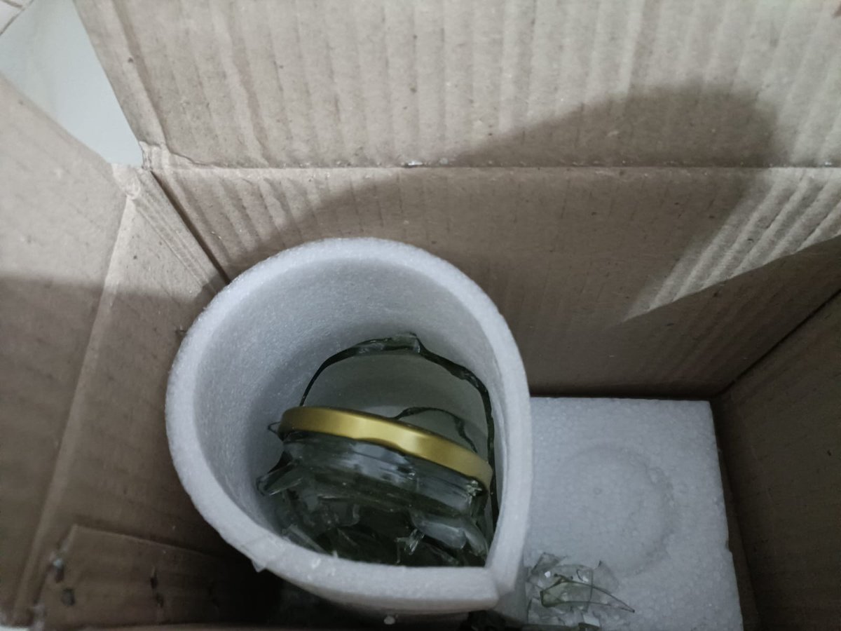 imstutipadma's tweet photo. @meesho_support @Meesho_Official 

Order #279310018019911936. I received a damaged product &amp; have been raising complaints for over a month. Despite providing photo &amp; video evidence, my return request was declined &amp; no resolution has been provided. #ConsumerRights #RefundRequest https://t.co/H4qSgeYUe2
