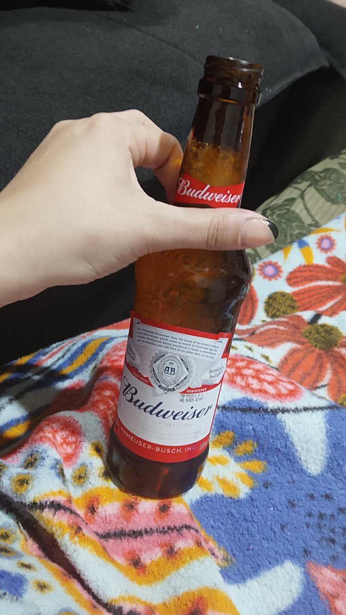 AB_SnowWhite's tweet photo. Uma Budzinha ❤️
@Budweiser_Br 
Meu marido passou no mercado e trouxe, por que eu disse que estava com vontade de tomar ❤️ https://t.co/w4of9KZVZE