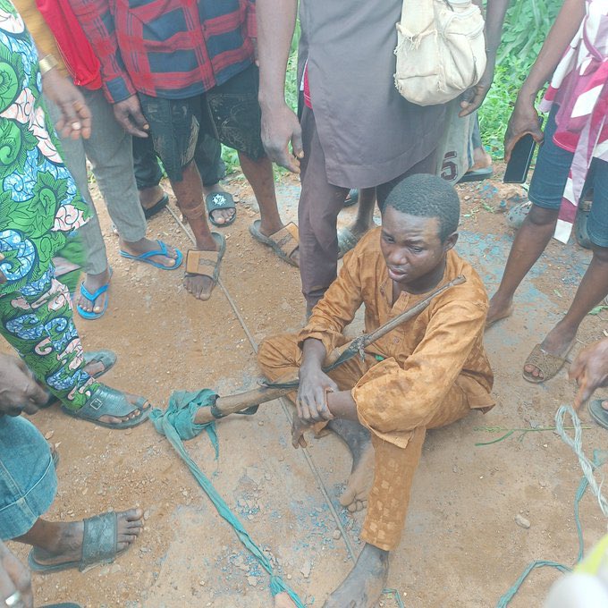 oil_shaeikh's tweet photo. This Hausa hunter arrested and branded a bandit for possessing the same Dane gun almost every Yoruba household possess in the name of whatever is setting a very dangerous precedent.
We should best not escalate the already fragile security situation hence we put ourselves at great risk.