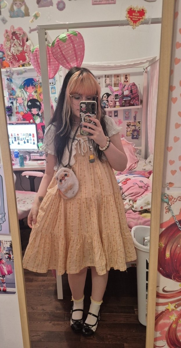 SSBJunji's tweet photo. Havent been tweeting because the amount of tweeting you do and your mental health have a direct correlation, and ive been doing good. Heres some outfits. https://t.co/aluRdSCXgd