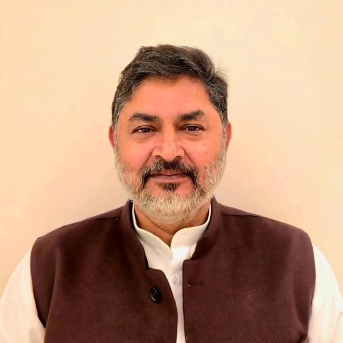 AnilojhaINC's tweet photo. भारतीय राष्ट्रीय कांग्रेस के अध्यक्ष आदरणीय श्री मल्लिकार्जुन खरगे जी के सलाहकार, झारखंड के लाल,सौम्य व्यक्तित्व के धनी कद्दावर संघर्षशील श्री प्रणव झा जी को राज्यसभा चुनाव के लिए कांग्रेस उम्मीदवार बनाये जाने पर श्री @kharge @RahulGandhi जी का हृदय से आभार https://t.co/0Q3Jfs2p7m