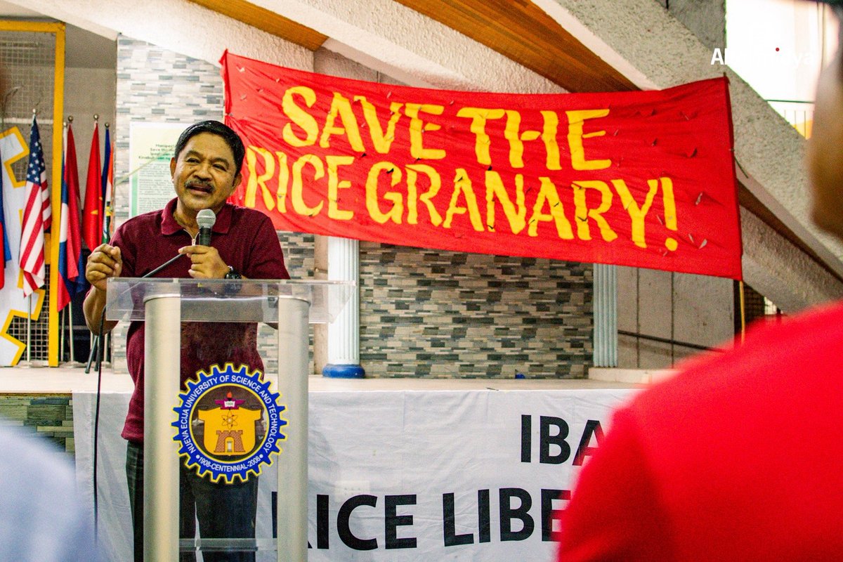 altermidya's tweet photo. ‘Ipaglaban ang lupang sakahan at kinabukasan ng kapatagan ng Gitnang Luzon’

NGAYON: Sa Nueva Ecija, kasalukuyang inilulunsad ang ‘Save The Rice Granary Movement’ para tutulan ang malawakang ‘palit-gamit’ o land-use conversion ng mga palayan sa Central Luzon, Hunyo 5. https://t.co/6RmoMS2wEC