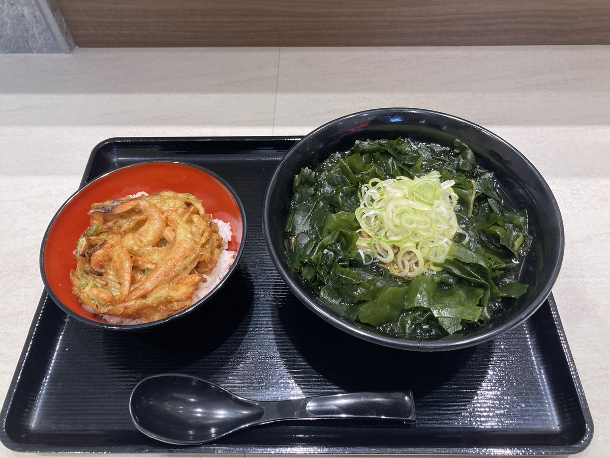 randebu's tweet photo. 本日の富士そばはミニ海老のかき揚げ丼セットでした🗻🍜🦐 https://t.co/WGcGvjU1xI
