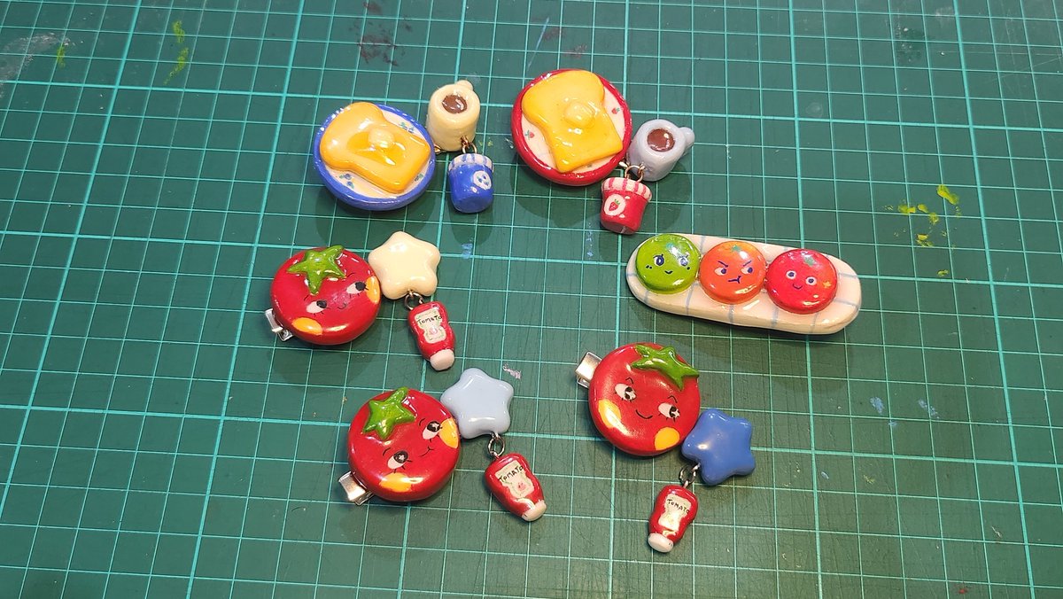 planet_melon's tweet photo. สวัสดีตอนเช้านะคะทุกๆท่าน🍅🥞☕️ สนใจรับมื้อเช้านี้(มันเที่ยงล่ะ)เป็นอะไรดีคะ มะเขือเทศสดๆจากฟาร์มหรือขนมปังปิ้งกับแยมดีคะ เดี๋ยวจะกลับมาอีกทีหลังทำแพ็คเกจเสร็จ
 #มื้อเช้า #งานแฮนด์เมด #กิ๊บน่ารัก #ของขวัญ #งานคราฟท์ #Craft https://t.co/qyMAVhyW0l