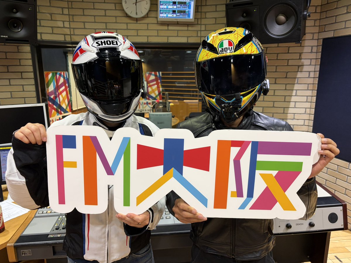likeawindTV's tweet photo. 今回のラジオ収録はゲスト回🙌🙌
ゲストはランページモンキー🐒

お二人にいろんなお話聞いちゃいました🎙️2週ぶち抜きでいくんでよろしく！

#ライクラジオ https://t.co/Kl0iUVblTC