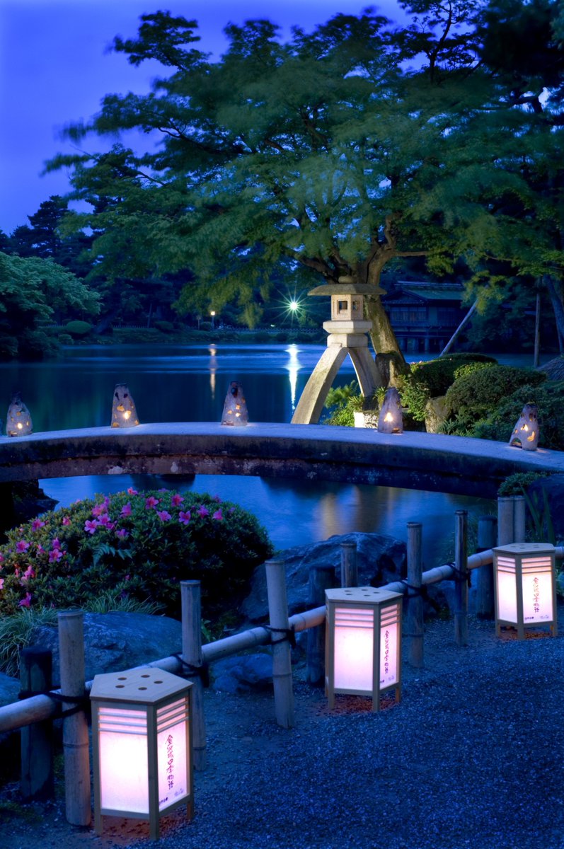 Ishikawa_tabi's tweet photo. ＼#金沢百万石まつり に合わせ、#金沢城公園 #兼六園 をライトアップ✨／

お祭りのあとは夜の庭園散策へ。
兼六園では霞ヶ池に和舟を浮かべ、#藤舎眞衣 さんによる笛の湖上演奏も♪

【日時】6/6（土）19:00～21:00（最終入園20:45）入園無料
※イベント準備のため18:00～19:00は一時閉園します。

https://t.co/eEmR9QCDLq