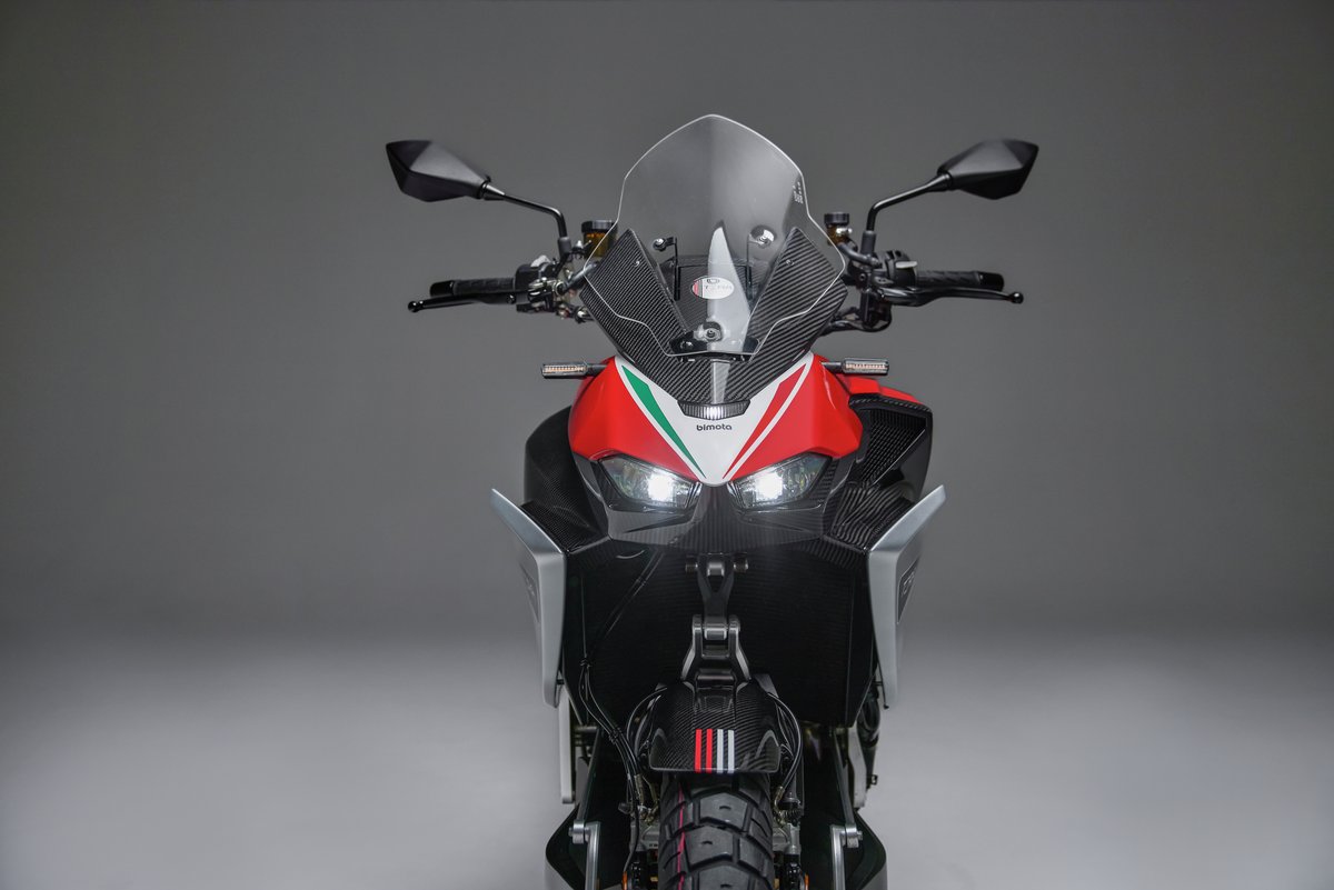 bimota_JP's tweet photo. イタリアが誇るモーターサイクルブランド "bimota"から
Newモデル「TESI H2 TERA」の日本国内発売についてお知らせいたします。

メーカー希望小売価格：6,380,000円（税込）
発売予定日：2026年7月1日（水）

■製品情報はこちら
https://t.co/iv2GhDLmgu

※画像は実際のモデルと仕様が異なる場合があります。

#bimota #ビモータ #tesih2tera