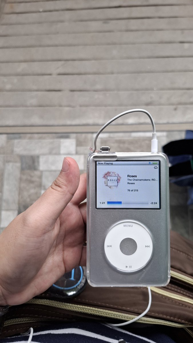 tinywenrene's tweet photo. brought my ipod outside and it instantly takes me back to the good old times https://t.co/1ImkmGJkGk