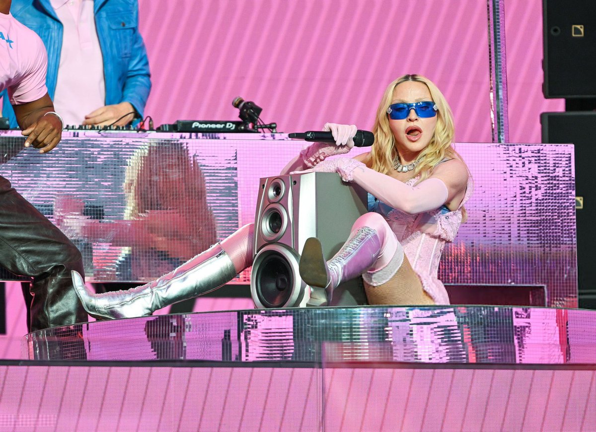 madonnajp's tweet photo. プロショットです。 https://t.co/NXmtgvbkDP