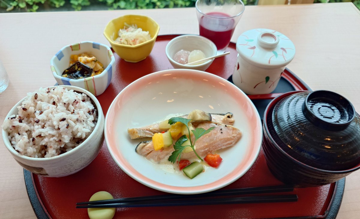 tomcat92180's tweet photo. 鼻から胃カメラの苦行を乗り越えた！
15時間ぶりのご飯🍚が美味い!! https://t.co/GMyi2lBOmh