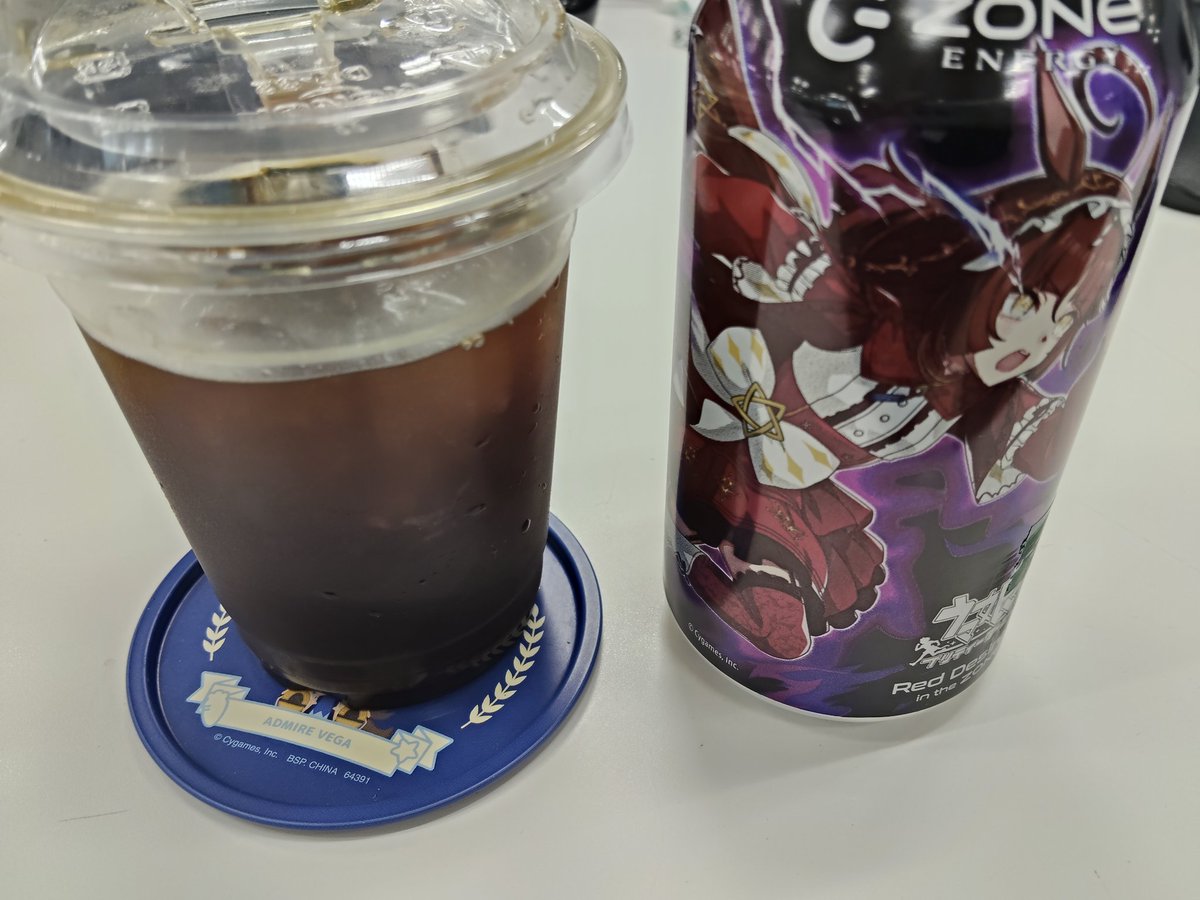 stf3811's tweet photo. 今日は定時で帰れる予感がしたがそんなことはなかった…
職場近くのスギ薬局のディザイア缶がまったく売れてないので1人確保

🧪「モルモットくん！ヒトはカフェインをどこまで摂取することができるか、実験しようじゃあないか！」
🐹「…😇」 https://t.co/3dfQLvixDs