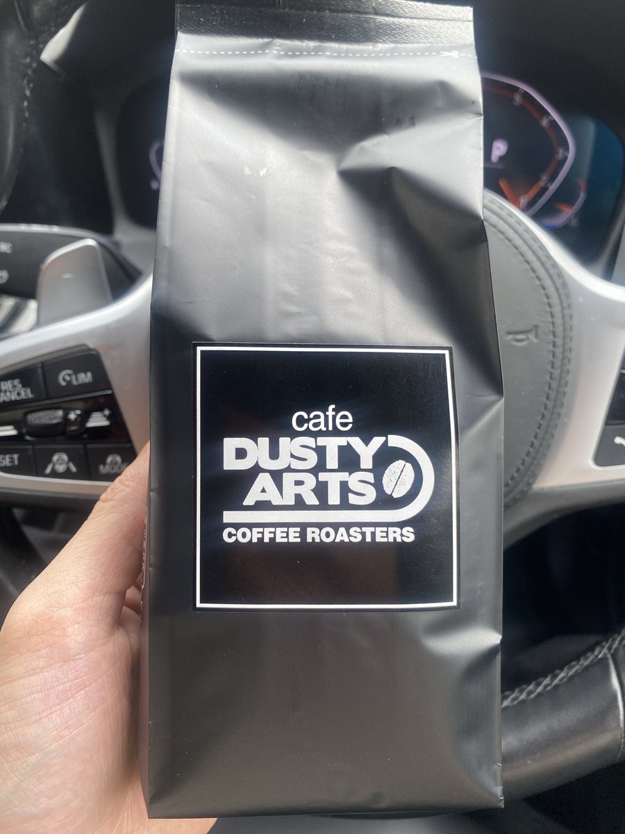 manocode0626's tweet photo. なんっっっやこの香ばしいコーヒー豆は！！！
初めて自家焙煎のコーヒー購入したけど、これ絶対うまいやん。。

毎朝のホットサンドがよりリッチにグレードアップ☕︎🍞 https://t.co/jiF794DQNn