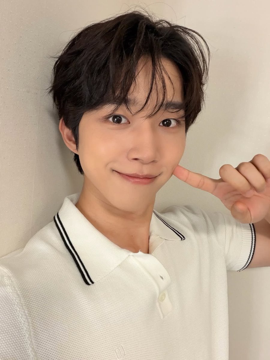 DS_0409's tweet photo. 본인 귀여운거 아는 사람이 정말 무서운거야 https://t.co/gcNfahyuSj