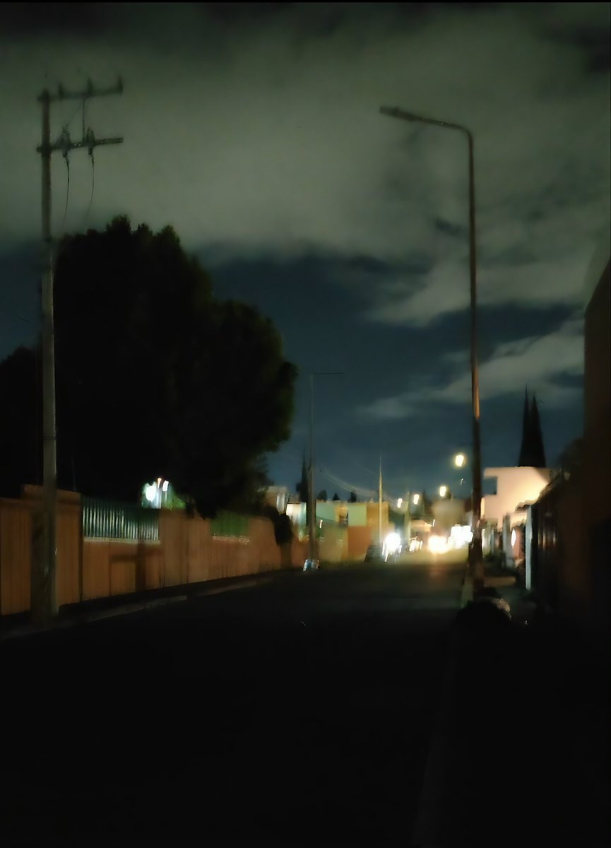 comiteLHP2a's tweet photo. @PueblaAyto @Servicios_Pub nos ayudan a que la calle 119 Oriente y parte de la Diagonal 18 A Sur brillen de nuevo? Ya son varias semanas sin luminarias activas en aquella zona del Fracc Los Héroes, PDL's: 83794, 83795, 83796, 83797, 83798, 83799, 83800 y 83901. Incidencia en la app Puebla Brilla No. 882092/10.