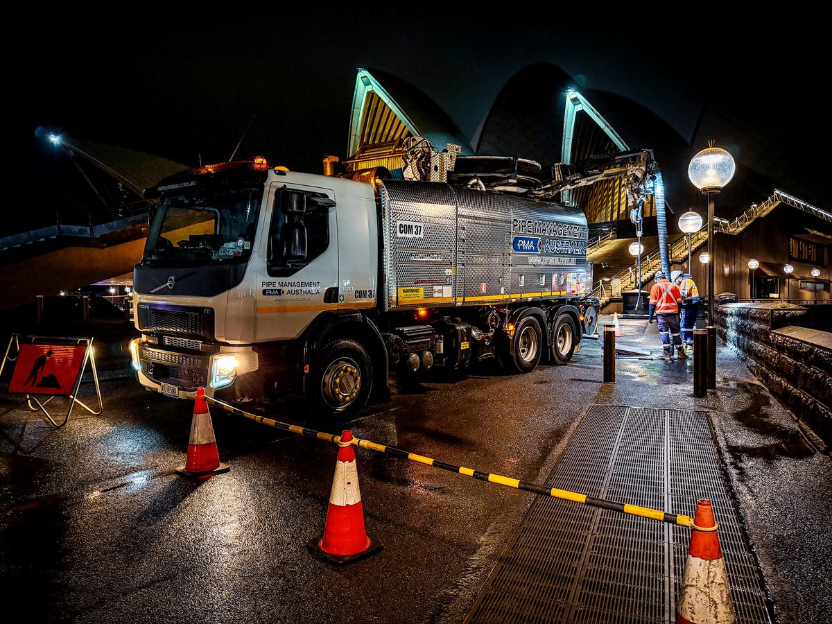 PipeManagement's tweet photo. Celebrating #WorldEnvironmentDay by cleaning and maintaining Gross Pollutant Traps in one of the world's most iconic locations. 
Learn More about our GPT maintenance services: https://t.co/oAJhtzZ7xX 

#StormwaterManagement #AssetMaintenance #EnvironmentalServices https://t.co/8mzZec1oHO
