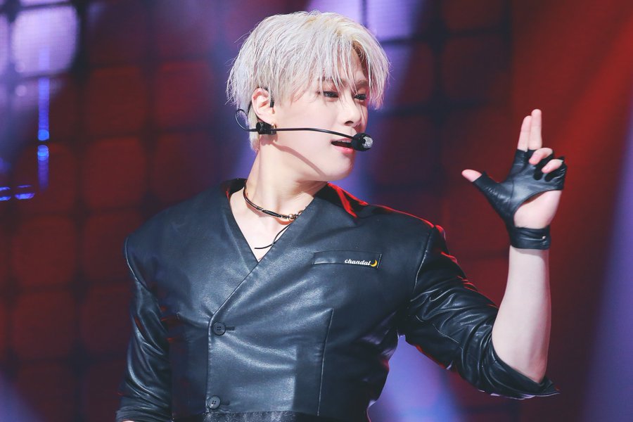 moonbin_at's tweet photo. 너의 행운을 비는 
소리 없는 기도를 매일 할게

#문빈 #MOONBIN
#여전히_나의_예쁜달 🌙 https://t.co/1T1NRBPYte
