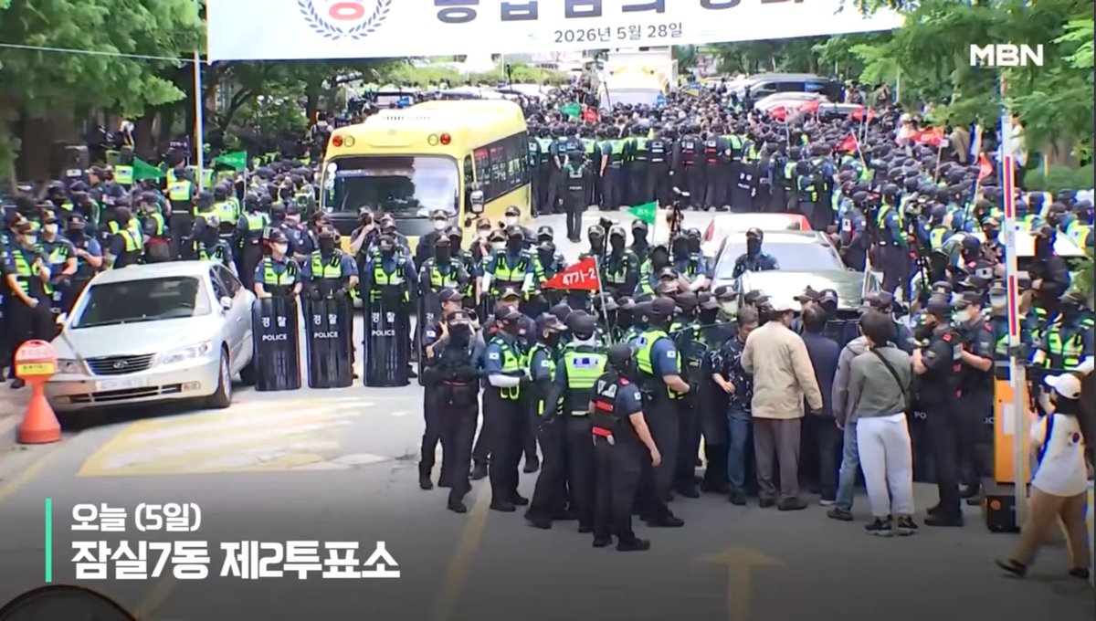 Angksaufrhd's tweet photo. Secretary Rubio, this requires your urgent attention regarding a severe suppression of democracy in South Korea. Lee Jae-myung mobilized a police riot squad to brutally crack down on ordinary citizens who were peacefully guarding ballot boxes at a residential apartment complex. The residents, who were simply trying to protect election integrity, were forcefully suppressed by armed authorities. This is a critical situation that demands international scrutiny.