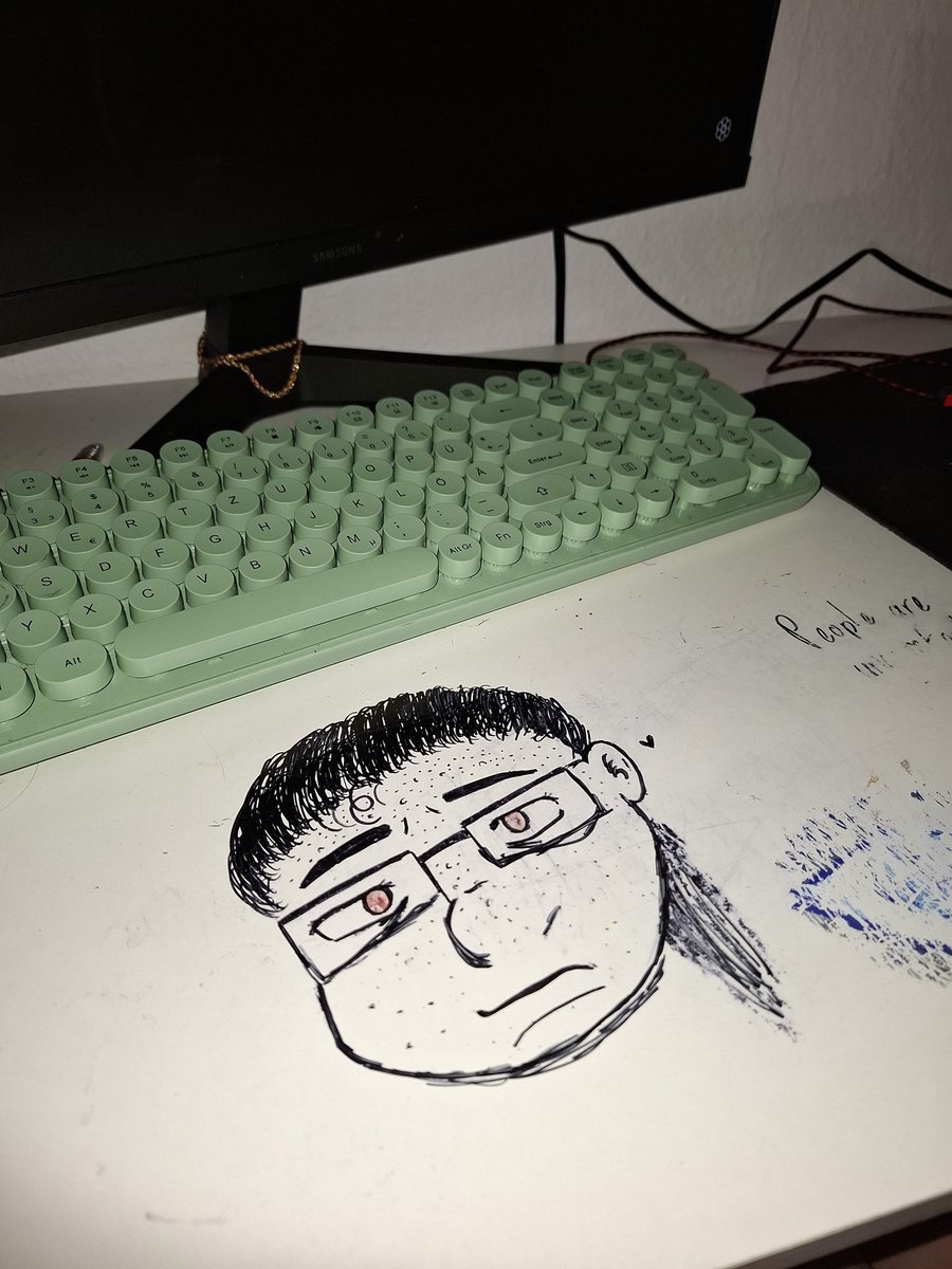 _AlexanderFern_'s tweet photo. Fixed the paint job on this fine babe 😍
That's honestly my favourite drawing I've had on my table. https://t.co/5C93DTvYzY