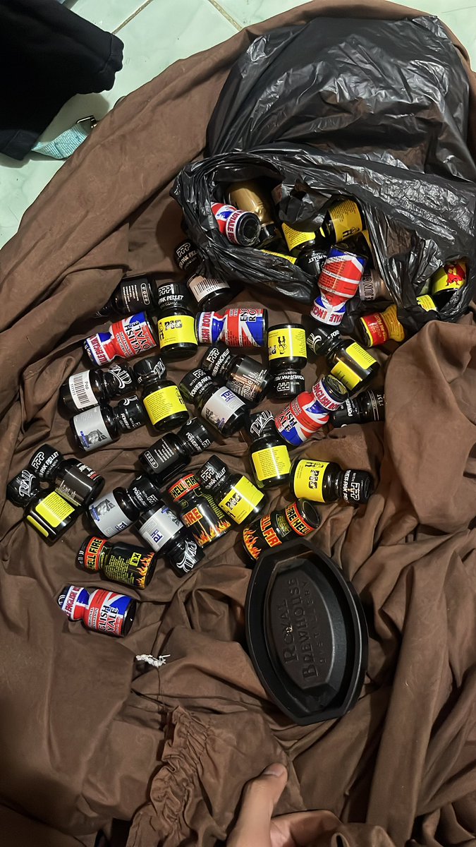 GILANGojolll's tweet photo. Yang cari popers bisa beli 
Di sopee

Toko yang gua rekomendasi in

Jangan takut kena tipu.  
Gua udah langganan soalnya

https://t.co/Wg1ApGdHvi https://t.co/LHlYtkfSAE