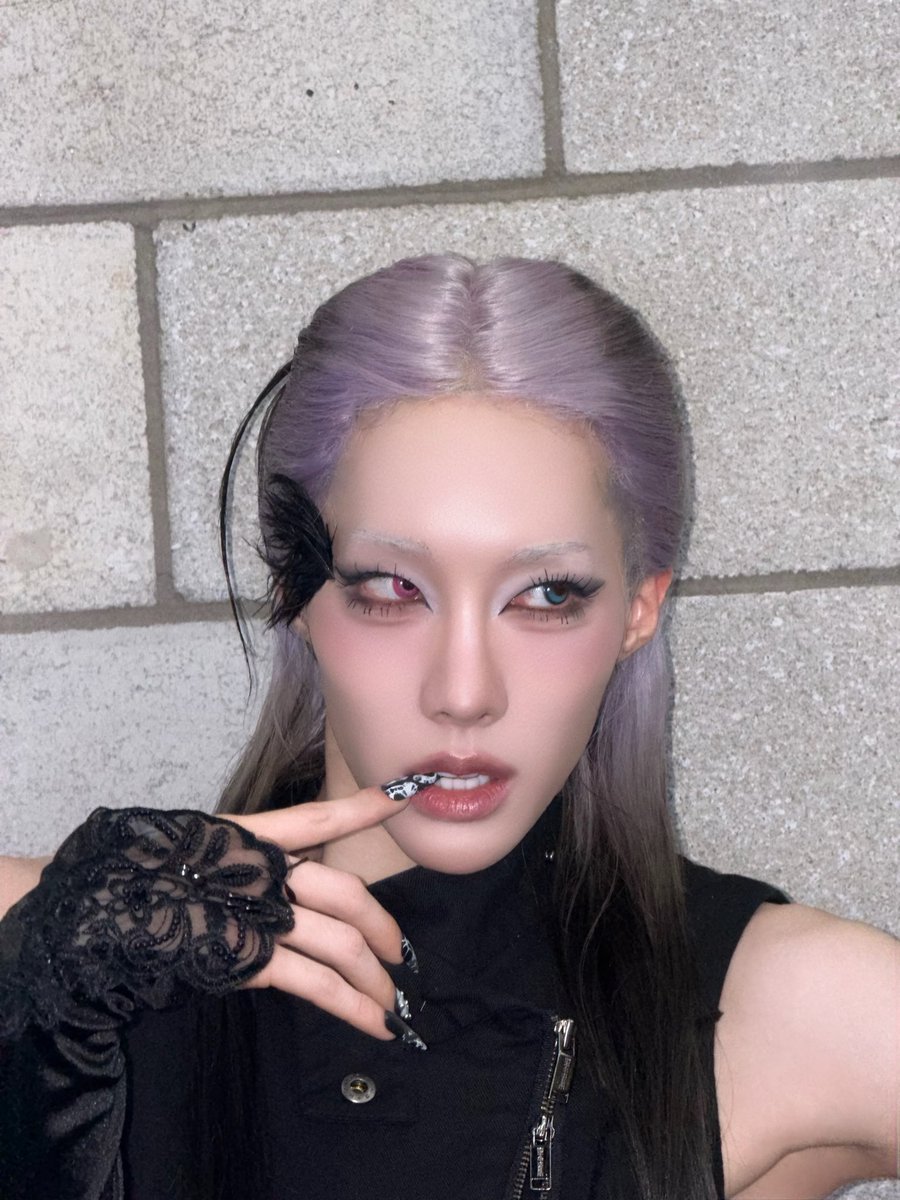 killthisbiii's tweet photo. I really love bleached eyebrows look on Rui.. it looks soo good im obsessed https://t.co/gBiinyAUu4