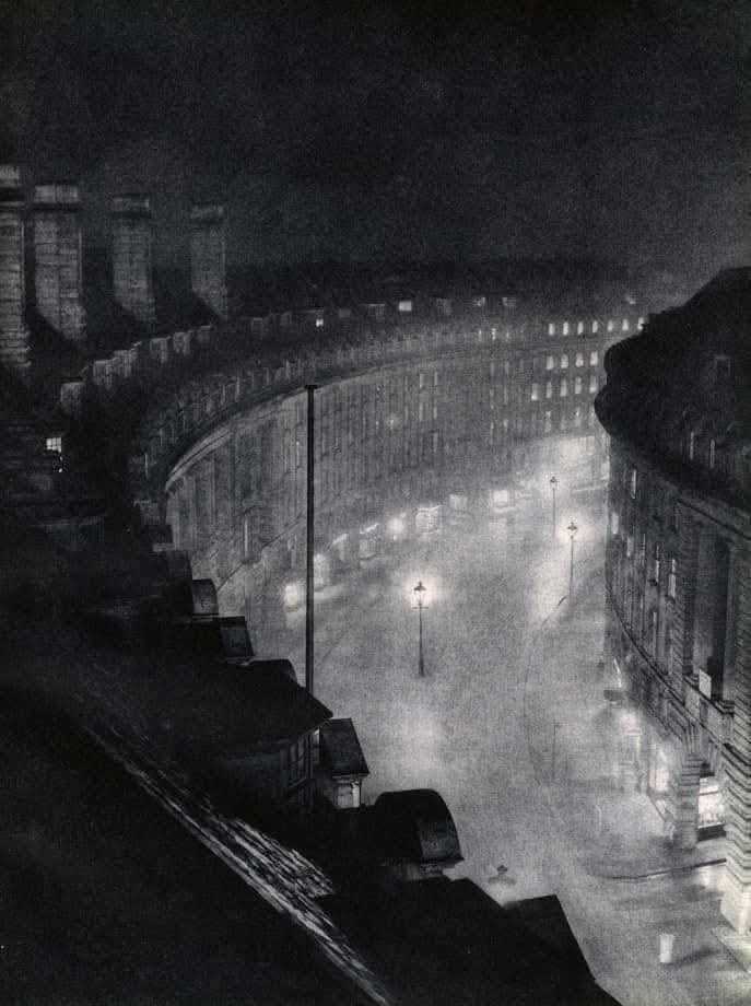 Lost___London's tweet photo. Regent Street, London 

 📸 Harold Burdekin (1899-1944). https://t.co/Wq5f8kNtaS