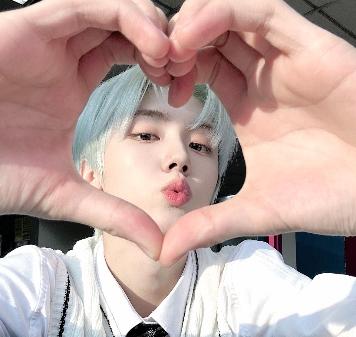 𝘦𝘮𝘦𝘳𝘪𝘯𝘵𝘩. tweet media